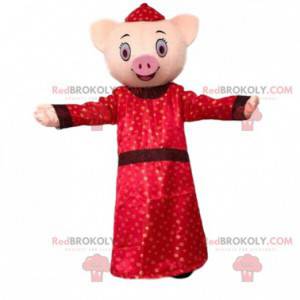 Świnia maskotka ubrana w tradycyjny strój azjatycki -