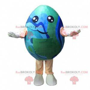 Mascote de ovo gigante nas cores do planeta Terra -
