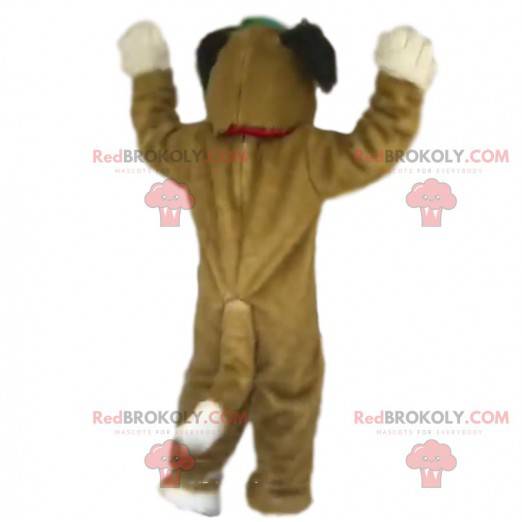 Mascotte de chien marron et blanc avec un collier -