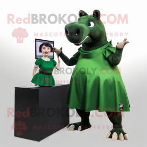 Forest Green Tapir mascotte...