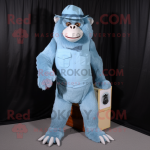 Błękitny goryl w kostiumie...
