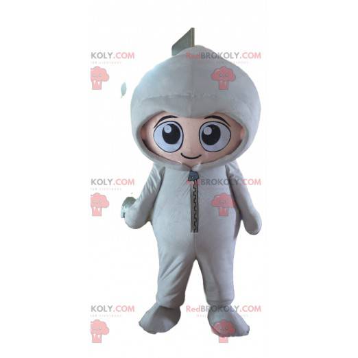 Criança mascote vestida com macacão branco - Redbrokoly.com
