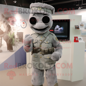 Gray Army Soldier mascotte...