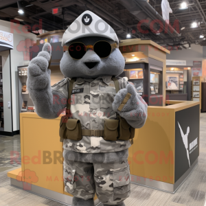 Gray Army Soldier mascotte...