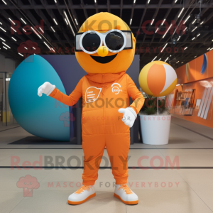 Oransje sjonglerer maskot...