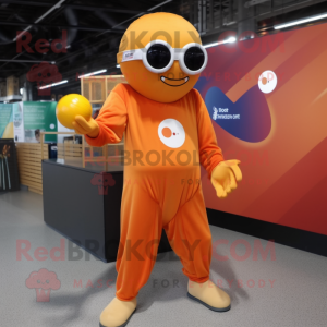 Oransje sjonglerer maskot...