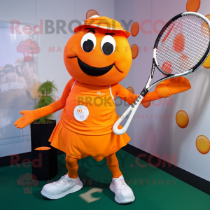 Orange tennisketcher maskot...