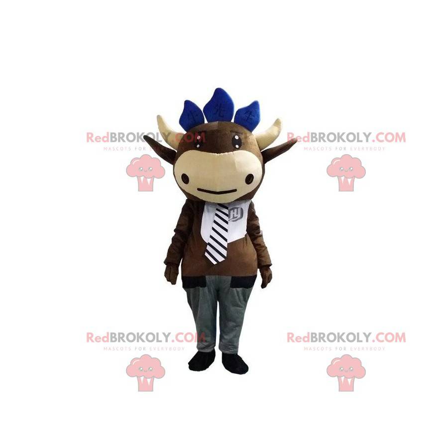 Mascotte mucca marrone con cravatta e pantaloni grigi -