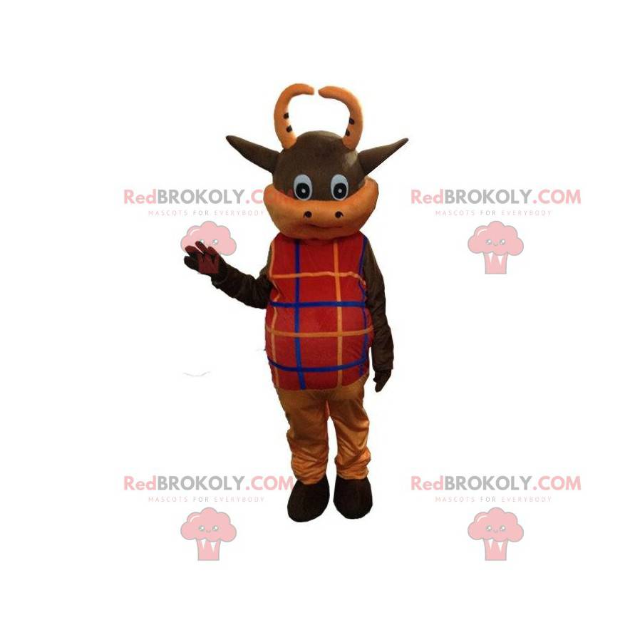 Mascotte mucca marrone e arancione vestita di rosso -