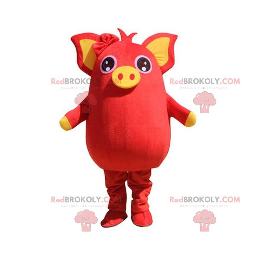 Mascota de cerdo rojo y amarillo, regordeta y entretenida. -