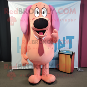 Pink Hot Dogs maskot...