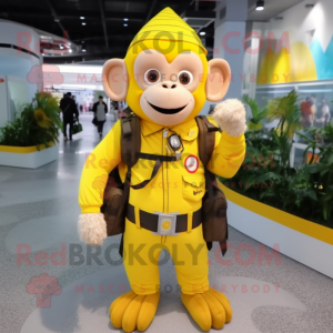 Postava maskota žluté opice...