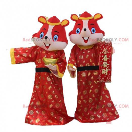 2 disguises of red hamsters, mice in Asian clothes -