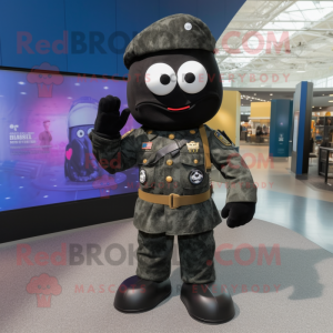 Black Army Soldier maskot kostume karakter klædt med Flare-jeans og møntpunge