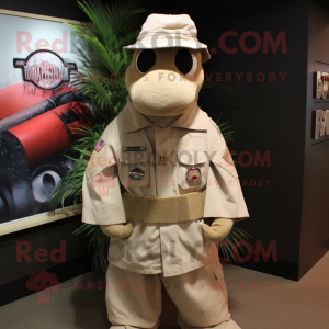 Beige Marine Recon maskot kostume karakter klædt med en Cover-up og slips