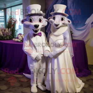 Personaje de disfraz de mascota Lavender Weasel vestido con un vestido de novia y gorras