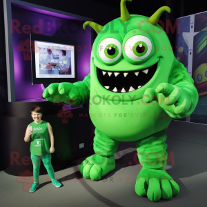 Personaje de disfraz de mascota Green Demon vestido con un mono y relojes
