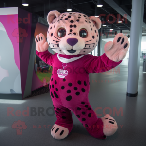 Magenta Leopard mascotte...