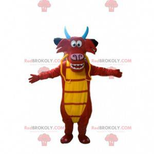 Mascot Mushu, el famoso dragón rojo y amarillo en Mulan -