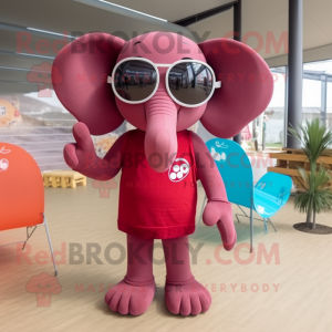 Maroon Elephant mascotte...