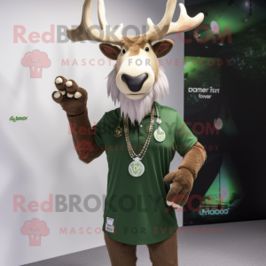 Cream Irish Elk maskot...