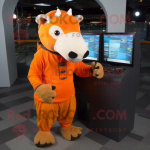 Orange Tapir maskot kostym...