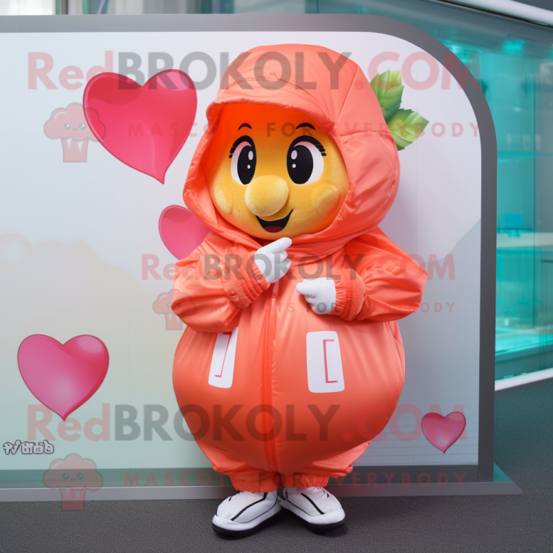 Personaggio del costume della mascotte di Peach Heart vestito con una giacca a vento e berretti