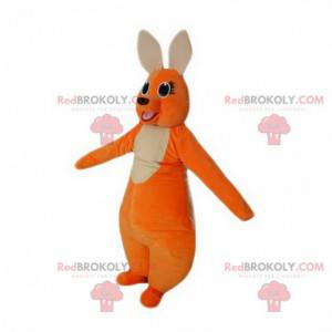 Mascote canguru laranja e branco com uma grande barriga -