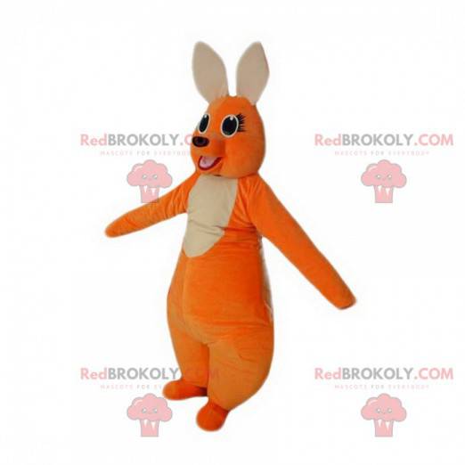 Mascote canguru laranja e branco com uma grande barriga -
