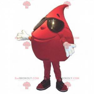 Gigantyczna maskotka kropli krwi z okularami przeciwsłonecznymi