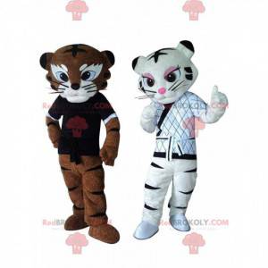 2 mascotes tigres em trajes de Kung fu, trajes de caratê -