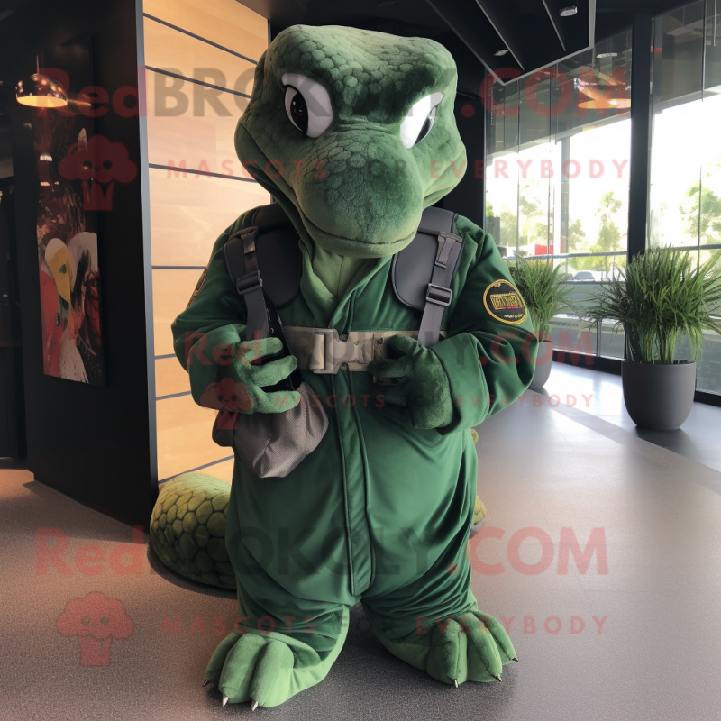 Postava maskota Forest Green Python oblečená v Bomber Jacket a Clutch taškách - Pythonští maskoti - RedBrokoly.com