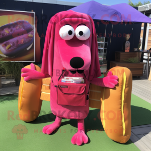 Magenta Hot Dog maskot...