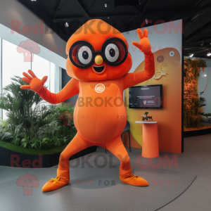 Orange Contortionist maskot...