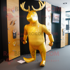 Gold Elk maskot...