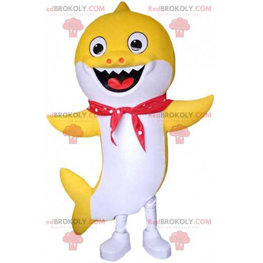 Mascota de tiburón amarillo y blanco sonriendo, traje de mar -
