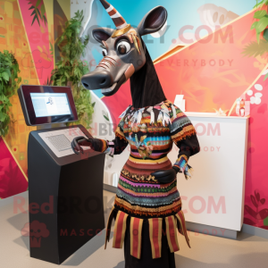 Svart Okapi maskot drakt...