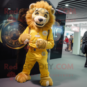 Gold Tamer Lion maskot...