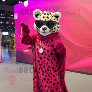 Magenta Leopard mascotte...