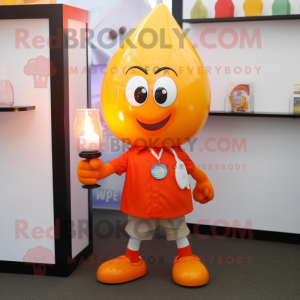 Postava maskota s oranžovou...