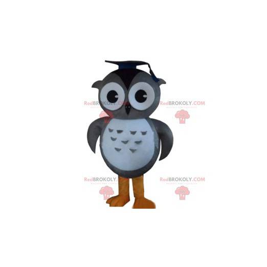 Mascot gray and white owls with his chef's hat - Redbrokoly.com