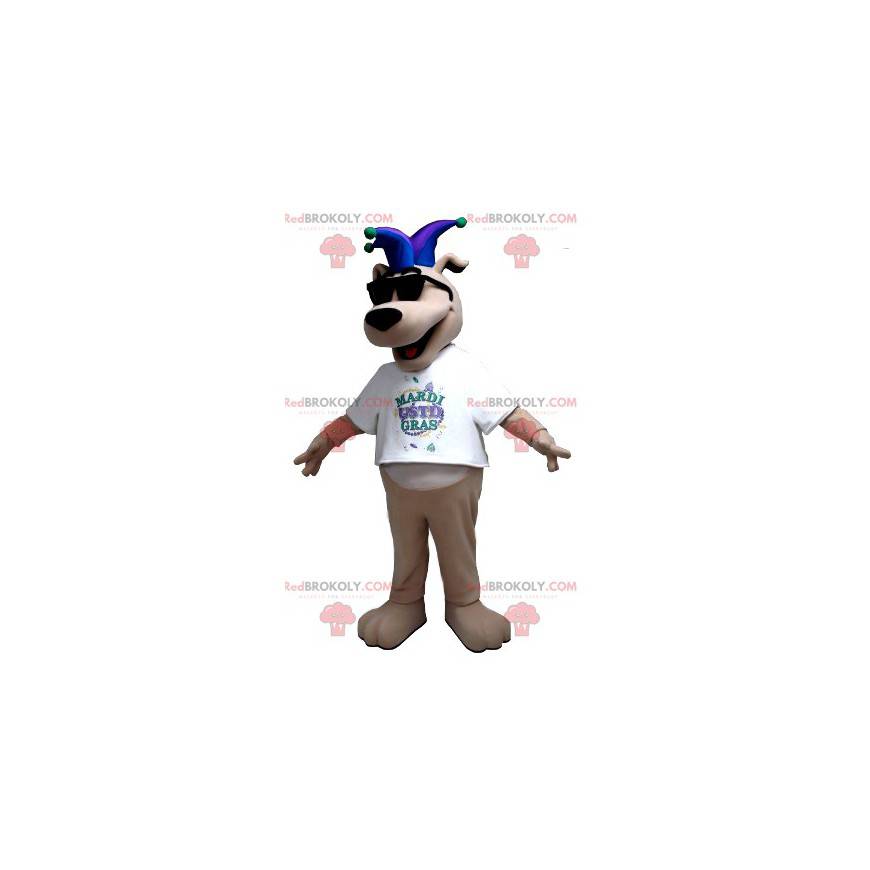 Cão mascote bege com um chapéu de bobo do rei - Redbrokoly.com