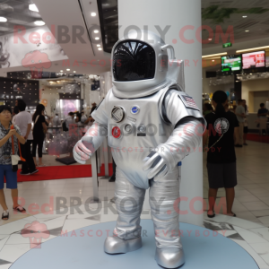 Silver Astronaut maskot...