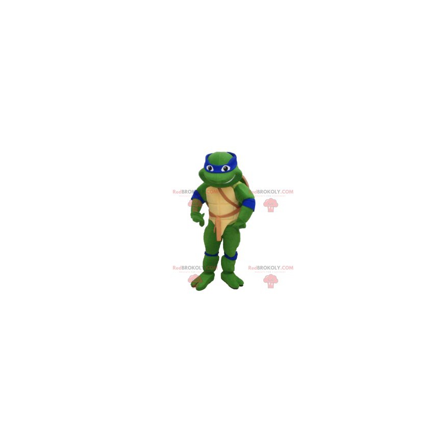 Mascote Leonardo, a tartaruga ninja com uma faixa azul na