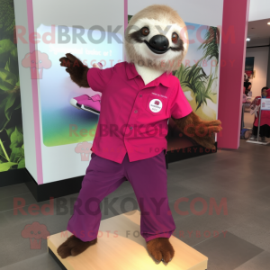 Magenta Sloth maskot...