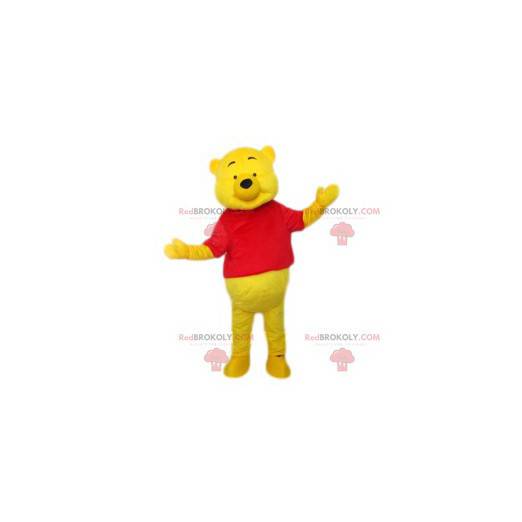 Mascote do ursinho Pooh, o Pooh com uma camiseta vermelha -