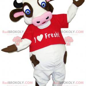 Mascotte mucca molto divertente con una maglietta rossa. -