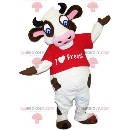 Mascote vaca muito engraçado com uma camiseta vermelha. -