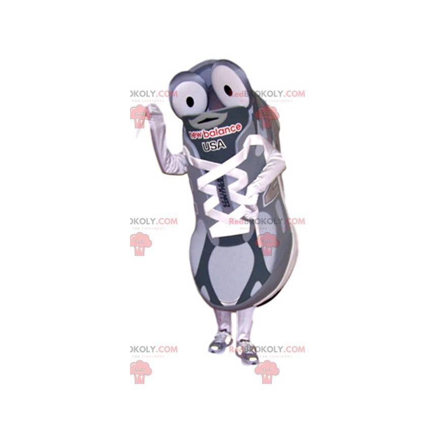 Grå og hvid sportssko maskot. - Redbrokoly.com Grå og hvid sportssko maskot. - Redbrokoly.com
