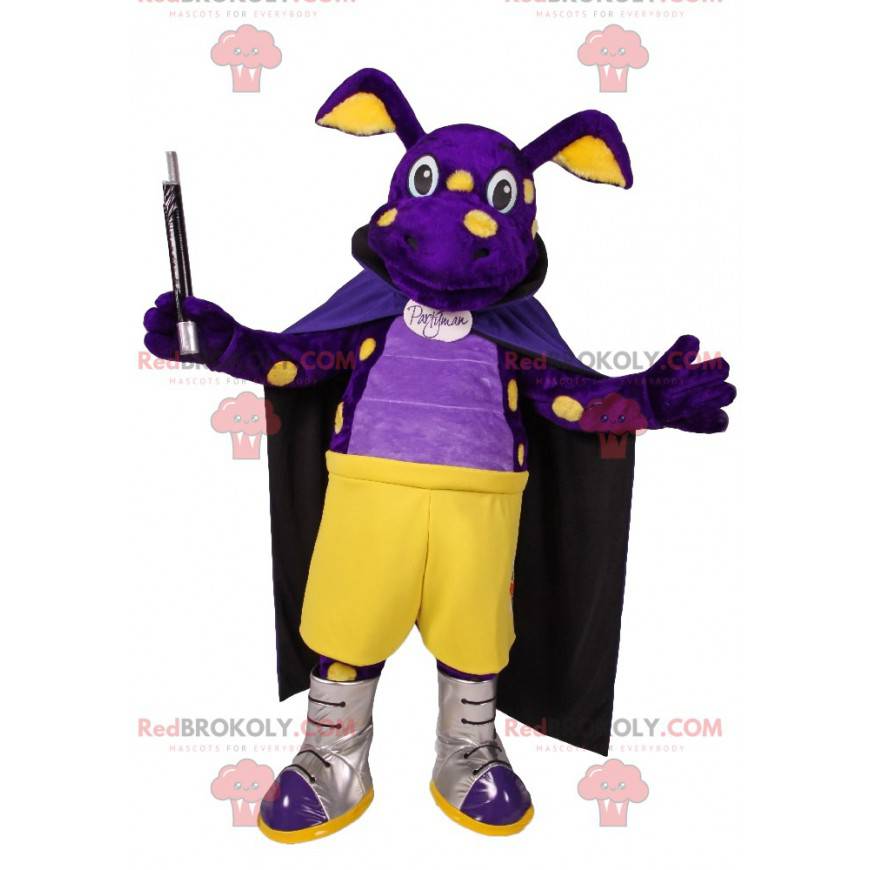Lilla gris maskot med en kappe og en tryllestav - Redbrokoly.com Lilla gris maskot med en kappe og en tryllestav - Redbrokoly.com